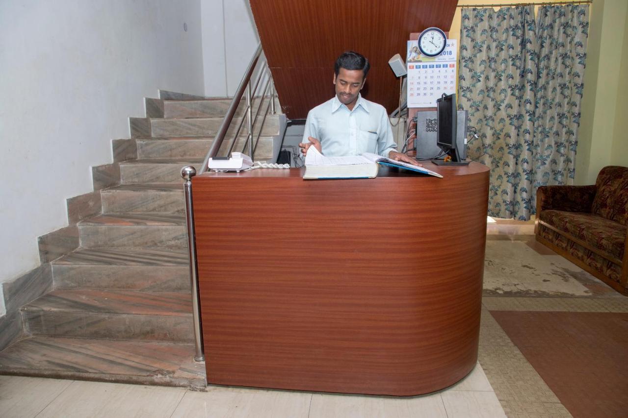 Oyo 11346 Hotel Tazz Odisha Bhubaneswar Exterior photo