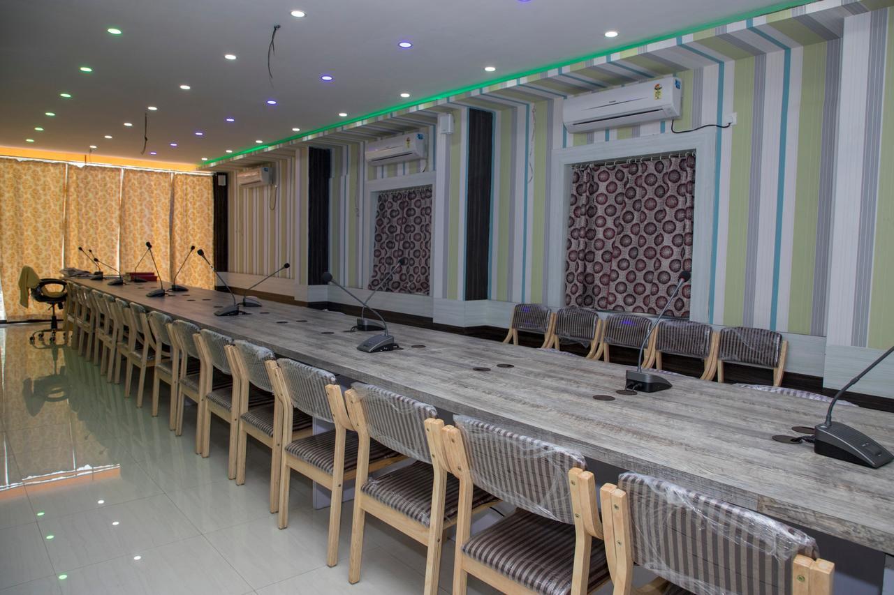 Oyo 11346 Hotel Tazz Odisha Bhubaneswar Exterior photo