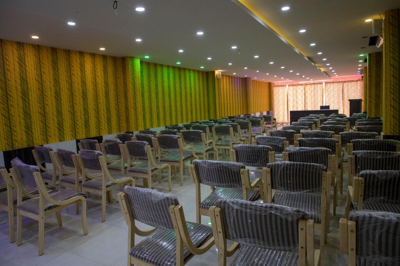 Oyo 11346 Hotel Tazz Odisha Bhubaneswar Exterior photo